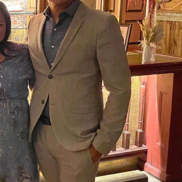 Topman 2-Piece Tan Suit - Picture 1 of 10